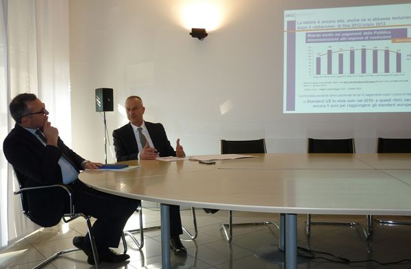 Da sinistra: Enrico Zanetti, sottosegretario al Ministero dell'Economia e delle Finanze, e Luigi Schiavo, presidente di Ance Veneto