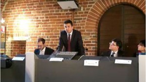 Roberto reggi durante il suo intervento al convegno 'La rigenerazione urbana vista dal piano strategico Vercelli 2020'